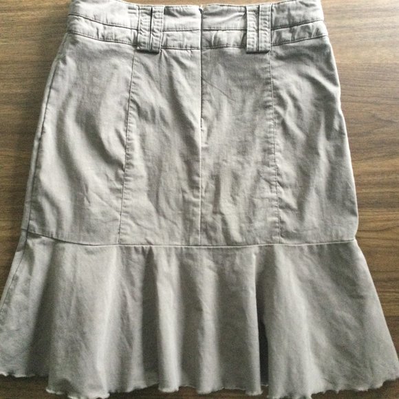 San Francisco Light Brown Tiered Midi Skirt - Perfect for the upcoming holidays! - Picture 4 of 6